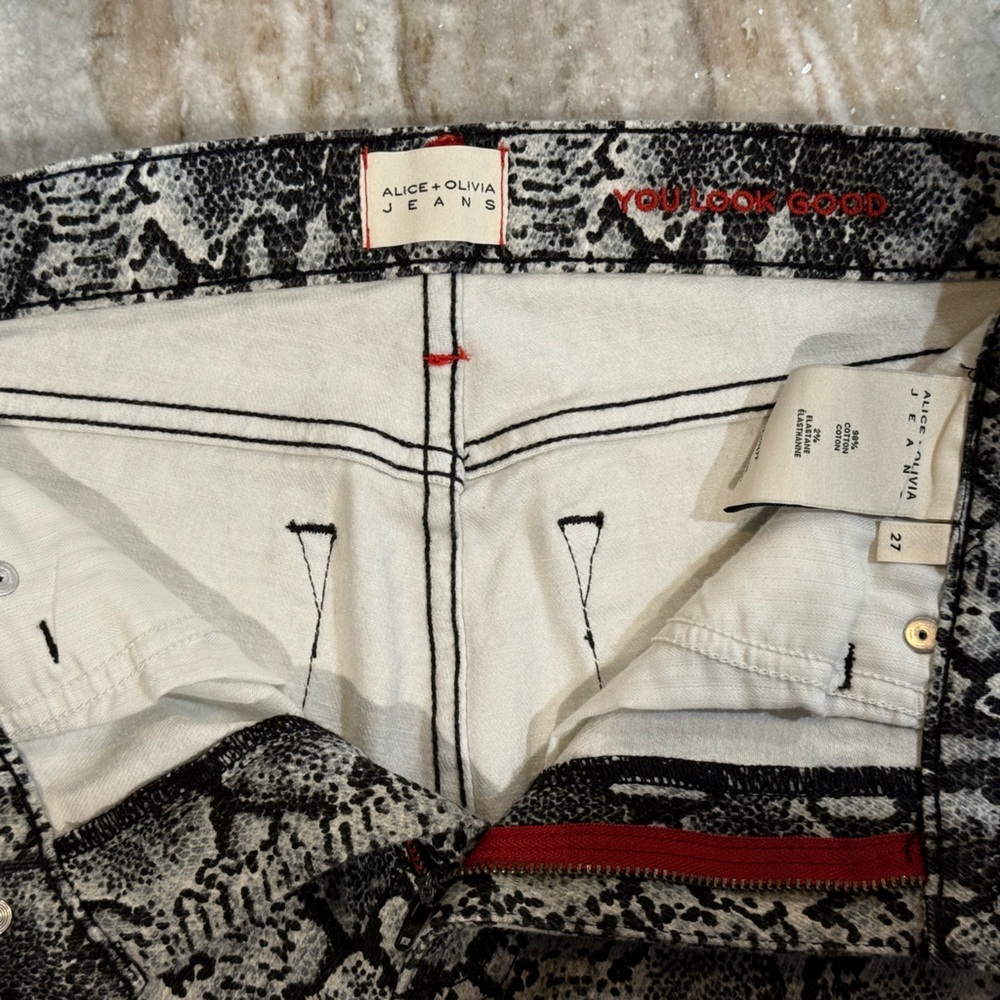 Women’s ALICE + OLIVIA Good High Rise Skinny Jeans in Snake- Size 27 - Picture 4 of 7